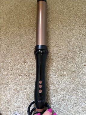 Rose Gold Curling Wand – Black Handle